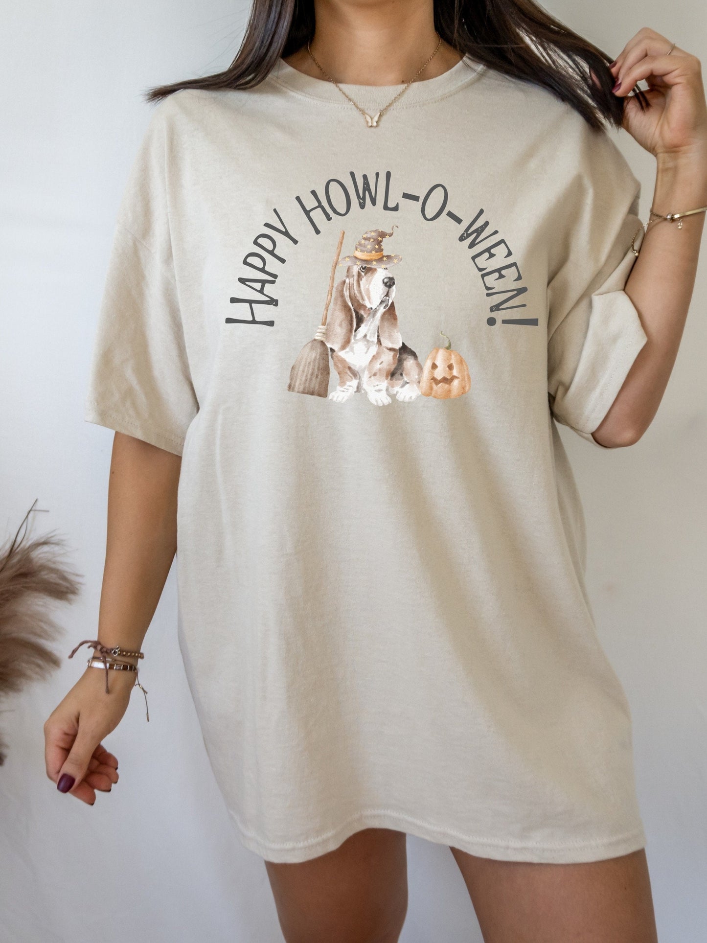 Basset Hound Halloween Dog Lover Tee Shirt Tshirt * Fall Aesthetic Boo Ghost Spooky Witch Pumpkin Trick or Treat Howl-o-ween * Dog Mom Gift