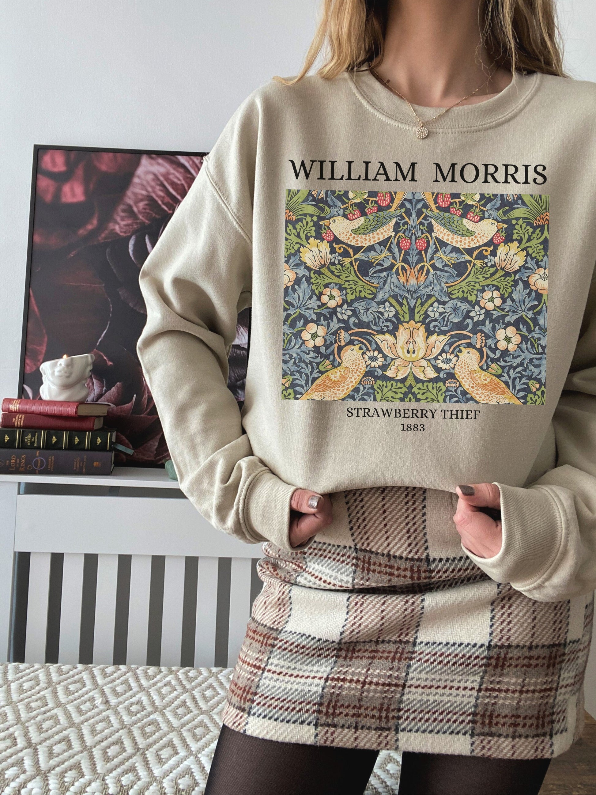 William Morris Strawberry Thief Art History Light Dark Academia Cottagecore Art Nouveau Aesthetic Sweatshirt