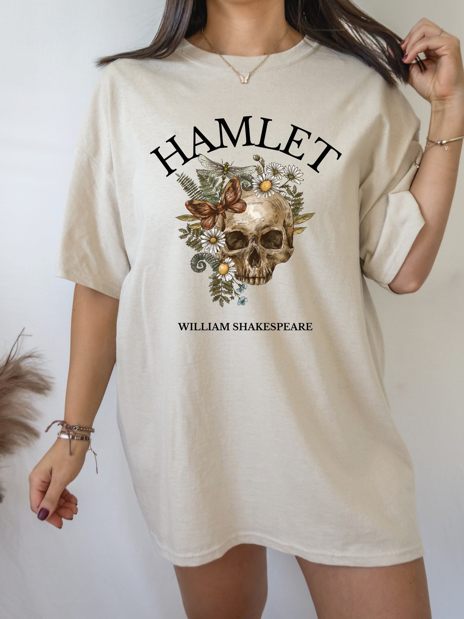 Shakespeare Hamlet Tee Shirt * Literature Literary Bookish Merch * Bookworm Christmas Gift * Poet Light Dark Academia * Book Cover Shirt