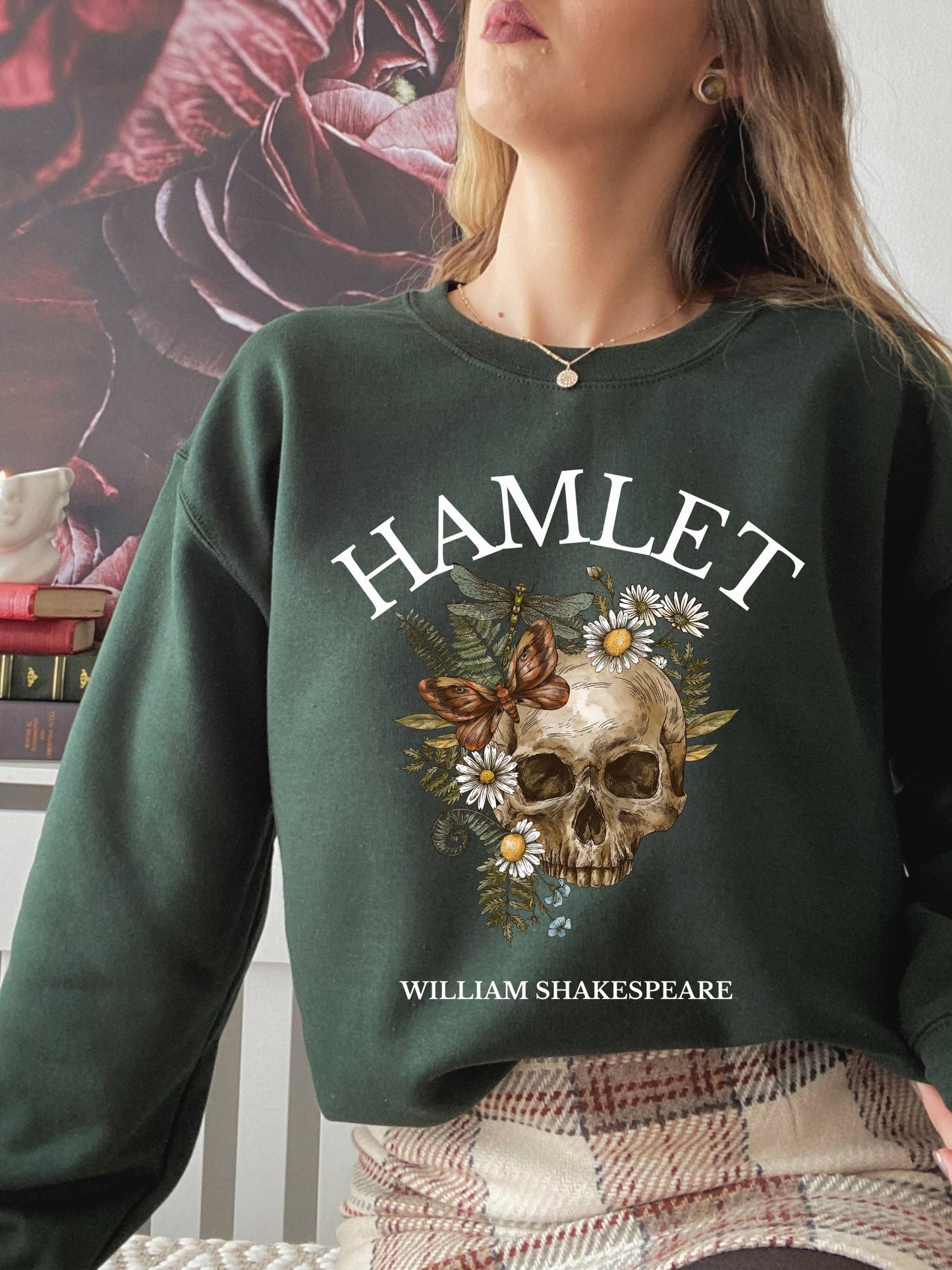 Shakespeare Hamlet Sweatshirt * Literature Literary Bookish Merch * Bookworm Christmas Gift * Poet Light Dark Academia * Book Cover Shirt