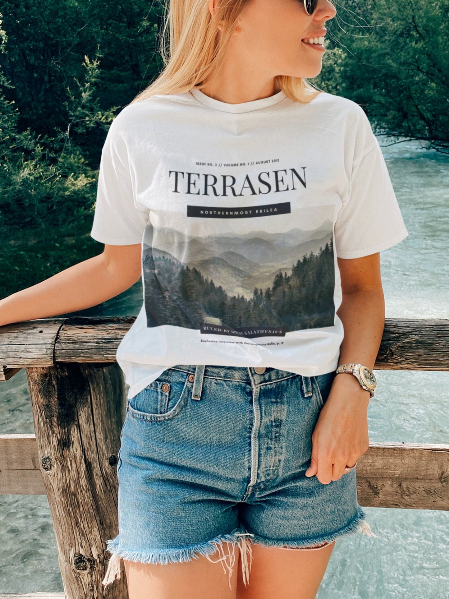 Throne of Glass Terrasen Souvenir Tee Shirt Tshirt * ACOTAR ACOMAF SJM Merch Book Fandom * Booktok Reader Bookish Gift ideas Aelin Fireheart