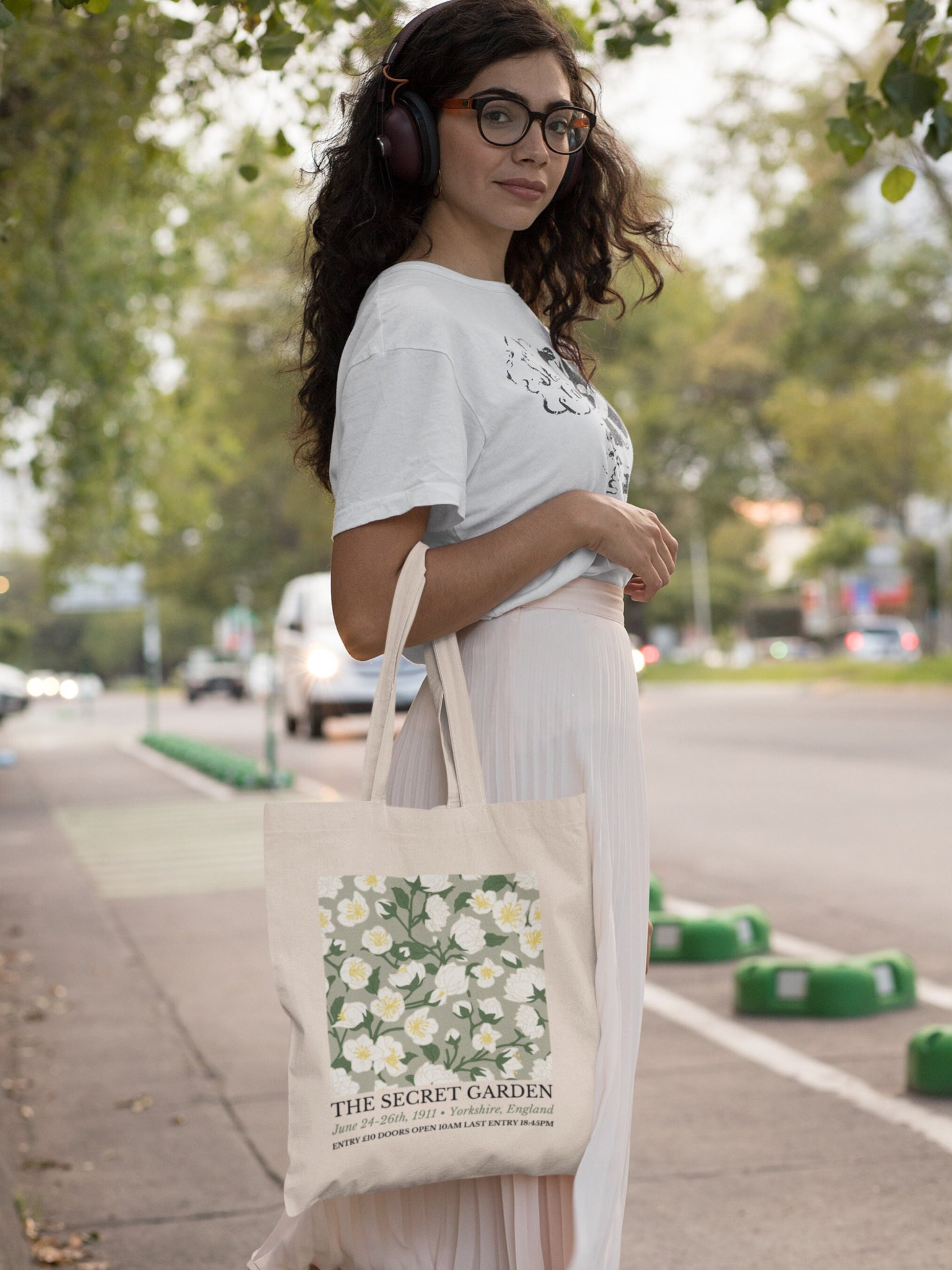 The Secret Garden Flower Market Show Tote Book Bag * Dark Cottagecore Light Academia Fairycore Goblincore * Botanical Herbology Flower Print