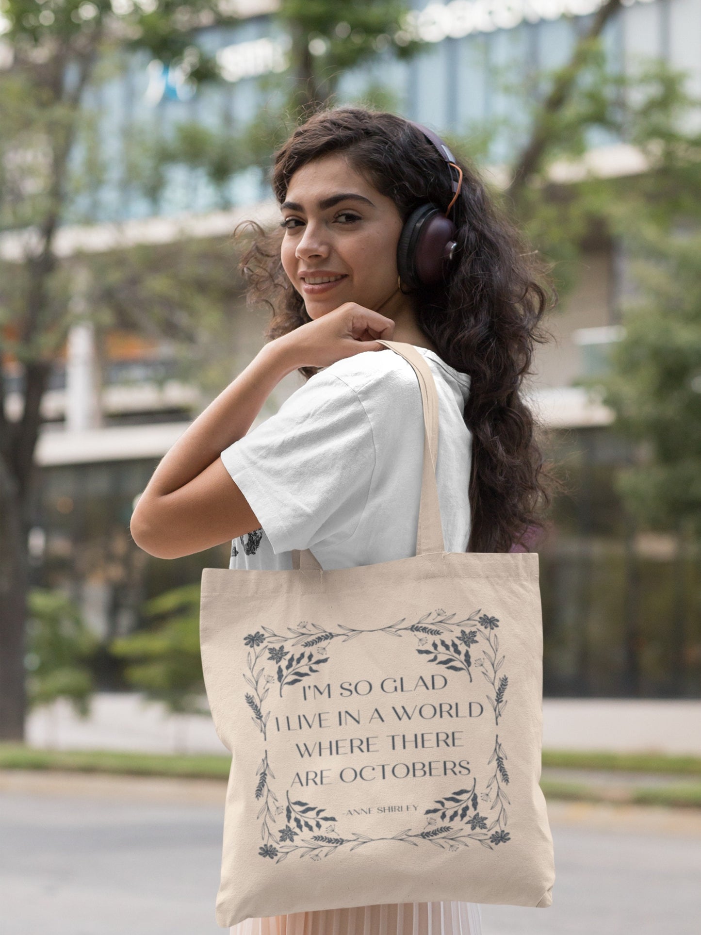 I'm so glad I live in a world where there are Octobers * Anne of Green Gables Canvas Tote Bag