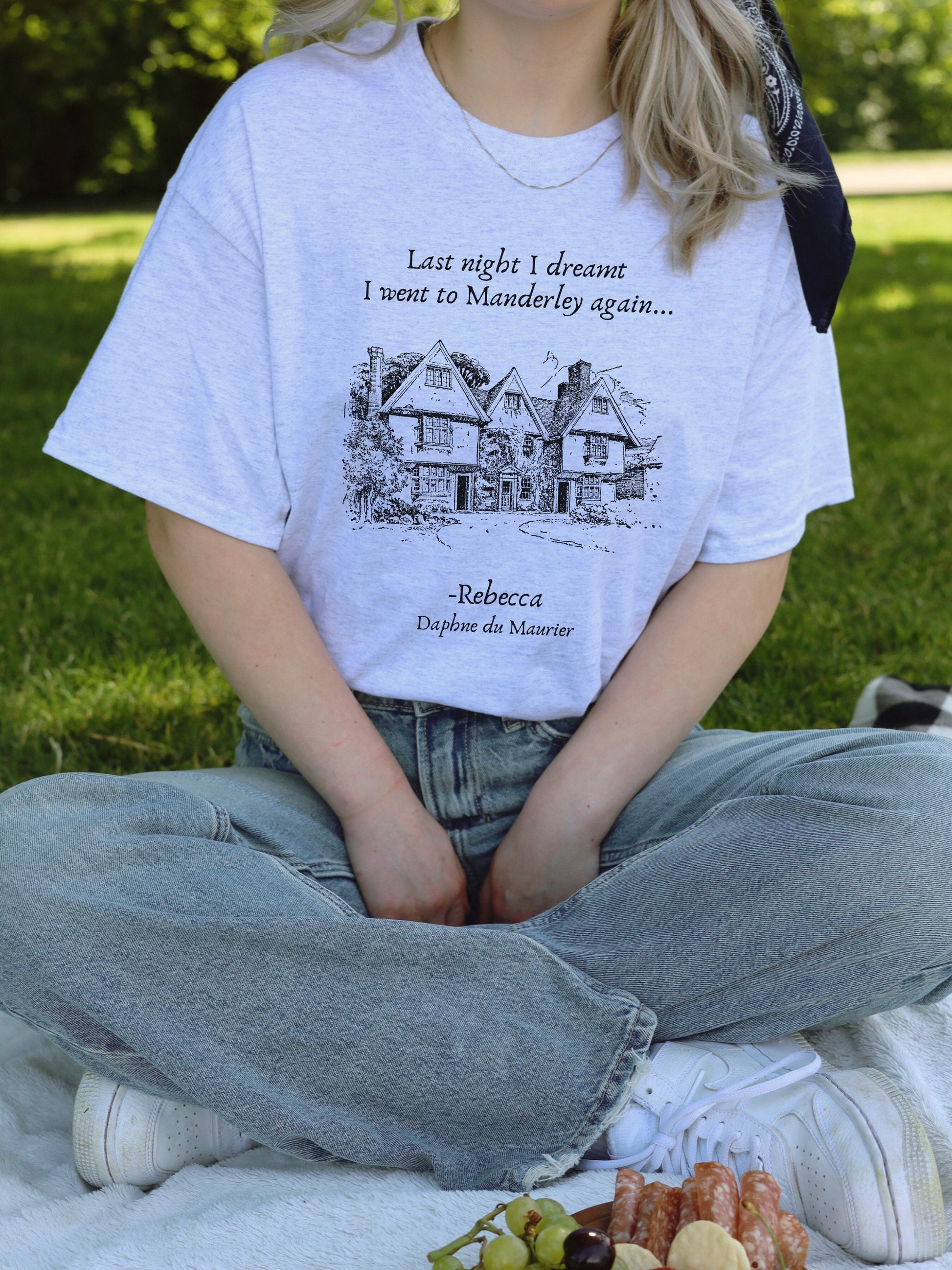 Rebecca Daphne du Maurier Manderley Tshirt Tee Shirt * Gothic Romance Bookish Book Lover Shirt Gift for Readers * Light Dark Academia