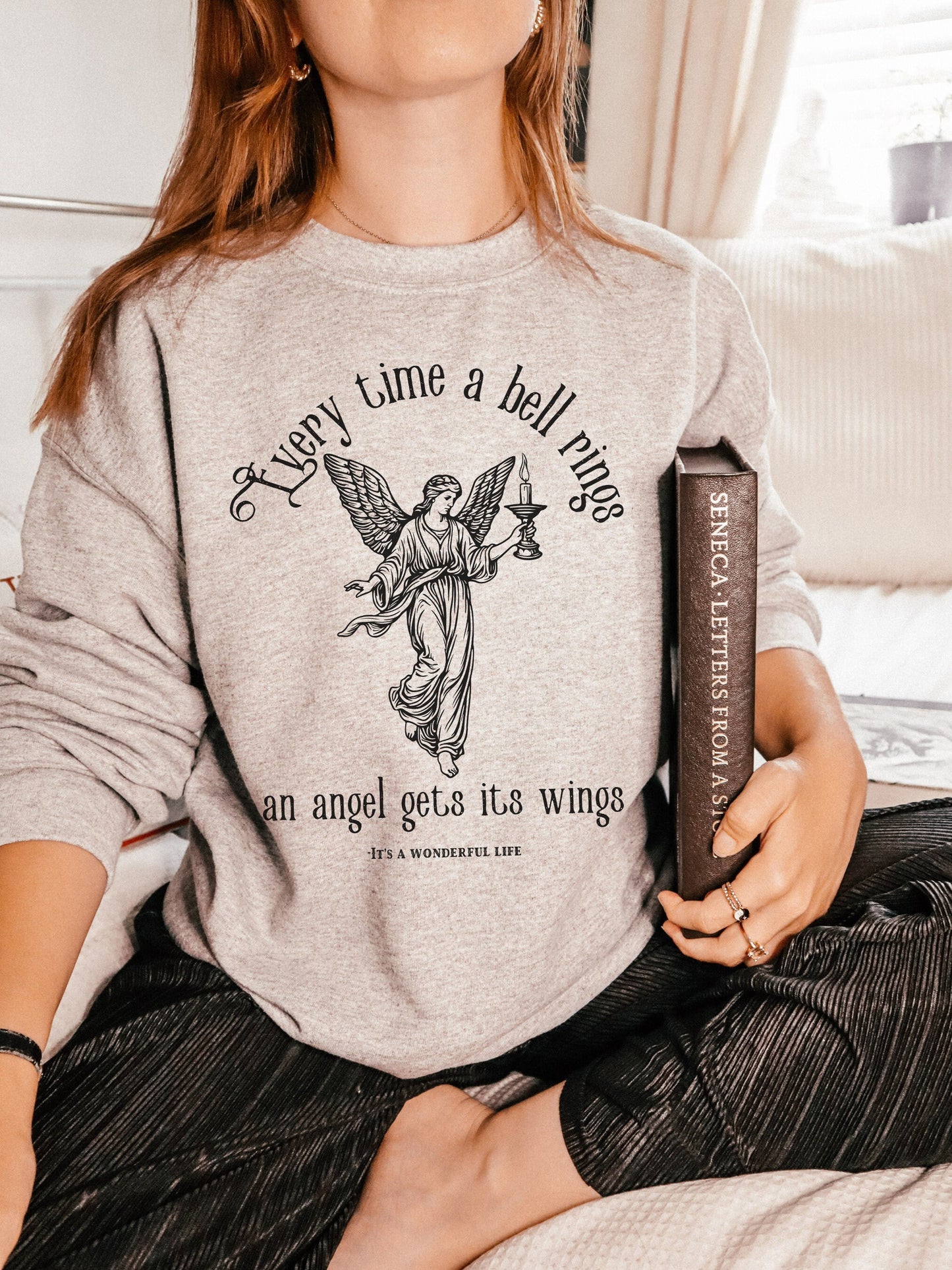 It's a Wonderful Life sweatshirt * Every time a bell rings an angel gets its wings * Cosy Christmas Movie Tee George Bedford Falls Clarence