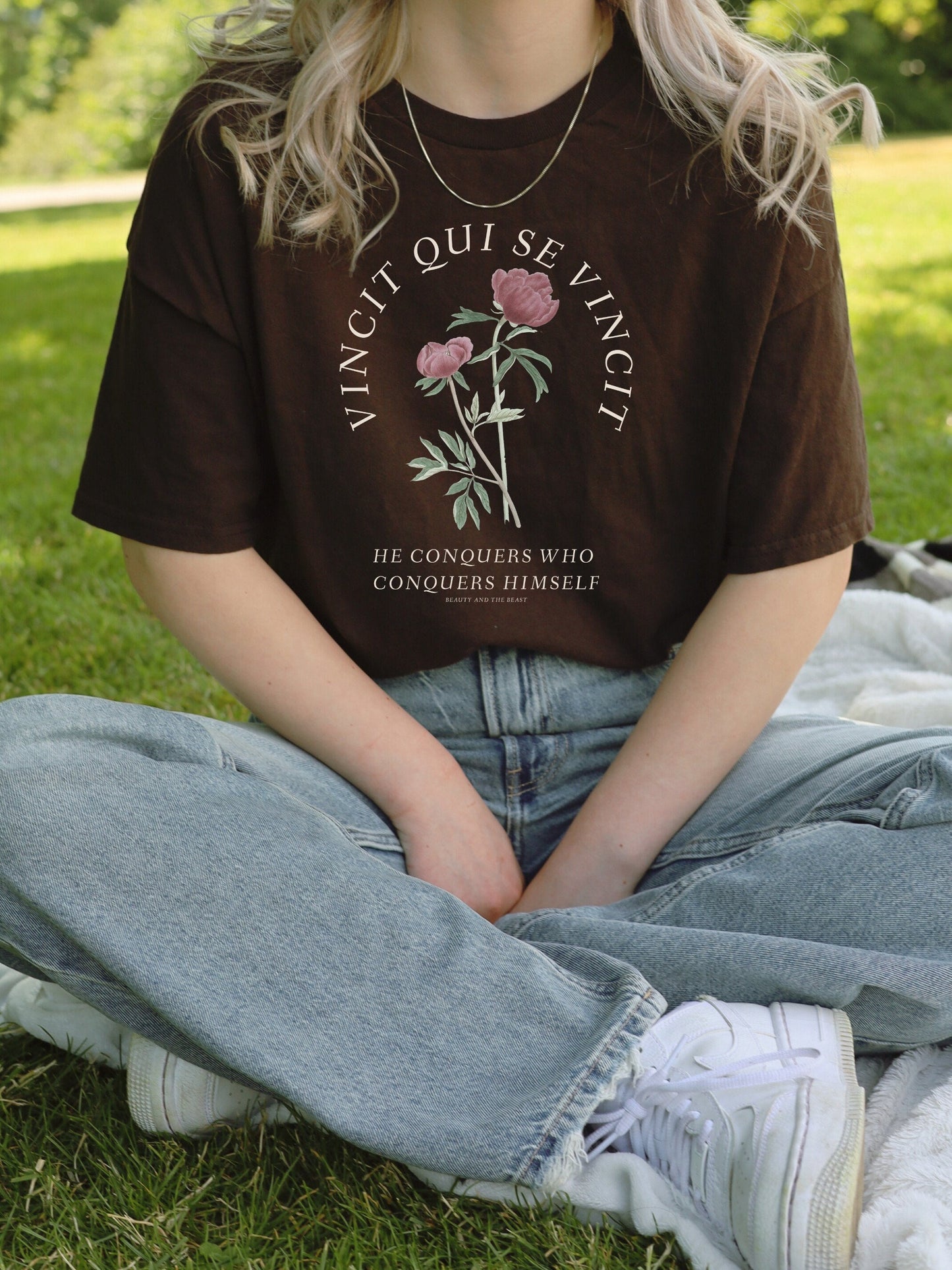 Vincit Qui Se Vincit ~ Beauty and the Beast T-shirt