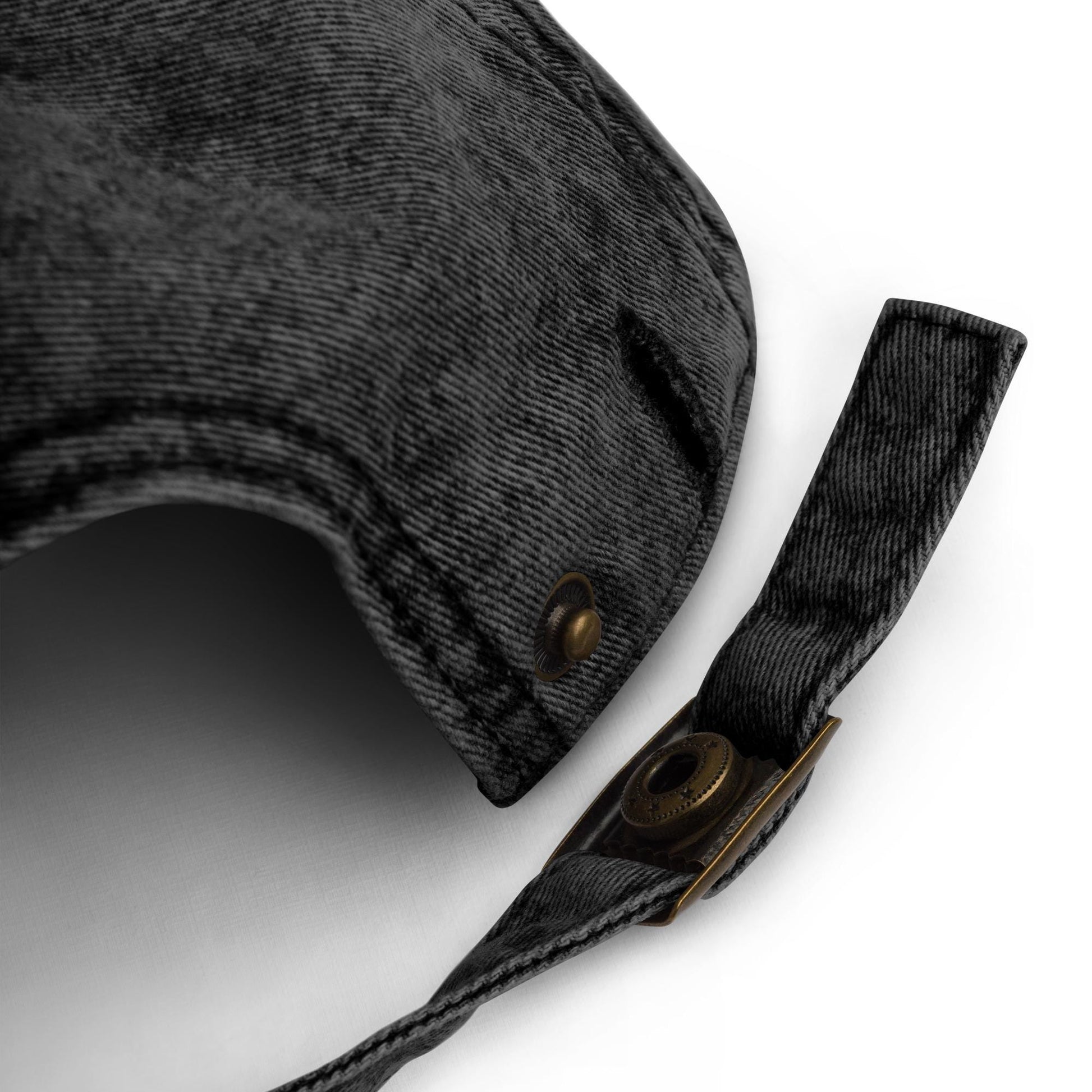 Serpent and The Wings of Night Little Serpent Monochrome Hat LICENSED Carissa Broadbent Bookish Merch Oraya Nightborn Raihn Kejari